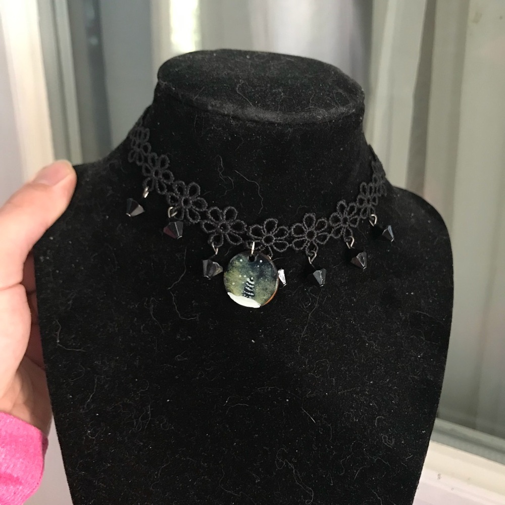 Choker necklace